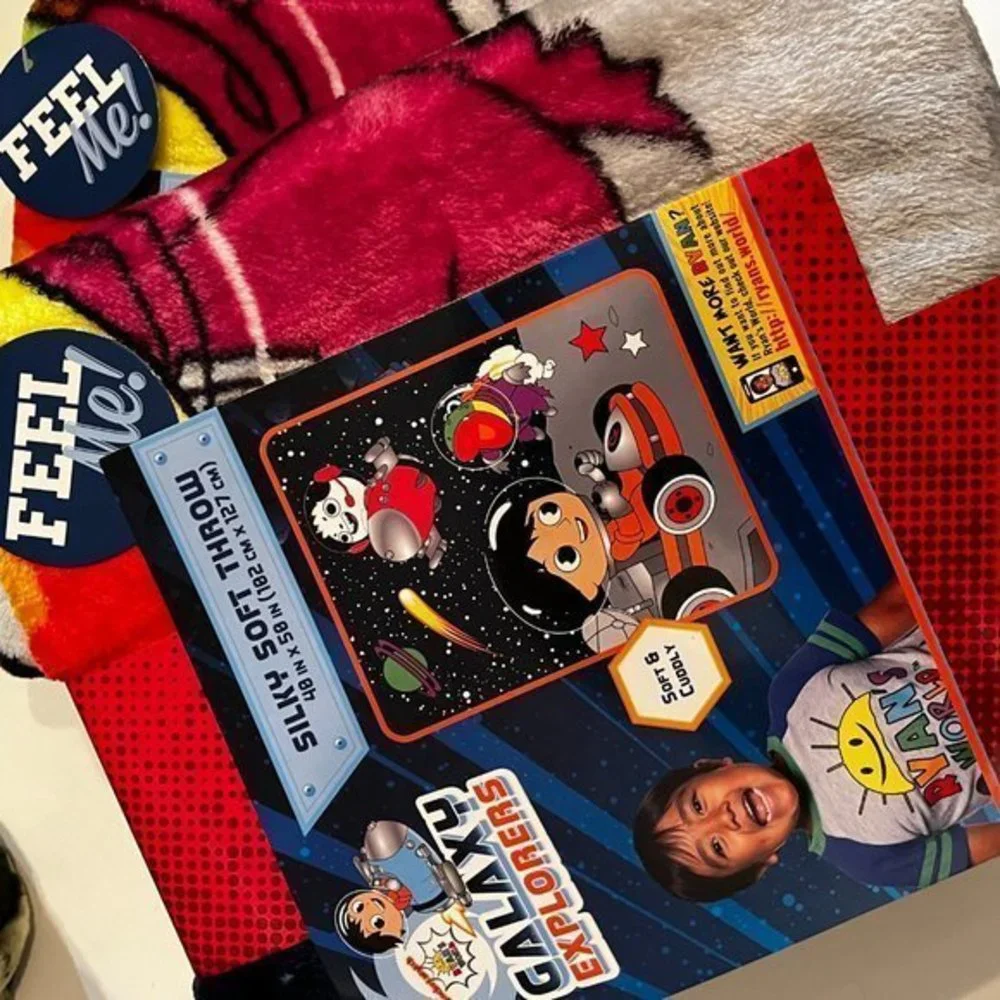 Ryan's World Kid's Throw - Galaxy Explorers (TWO‎ throws) (new) (kids)